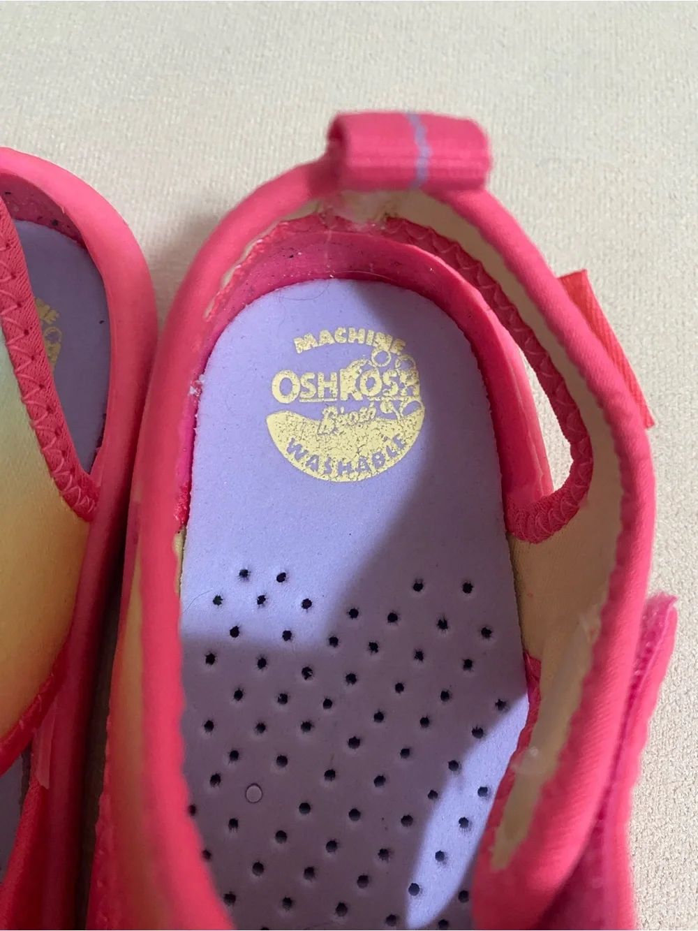 OshKosh B'gosh Kids Gradient Pink and Yellow Water Shoes